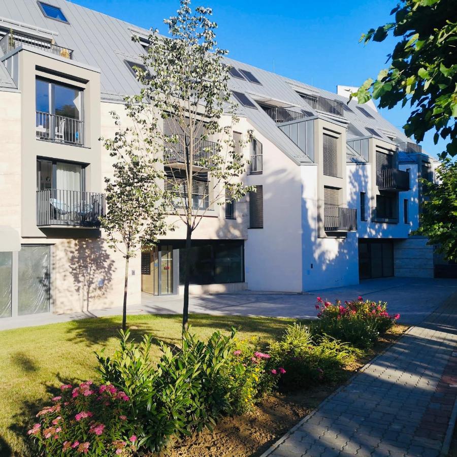 Lilie Appartement In Heviz Mit Tiefgarage, New And Modern Exterior foto