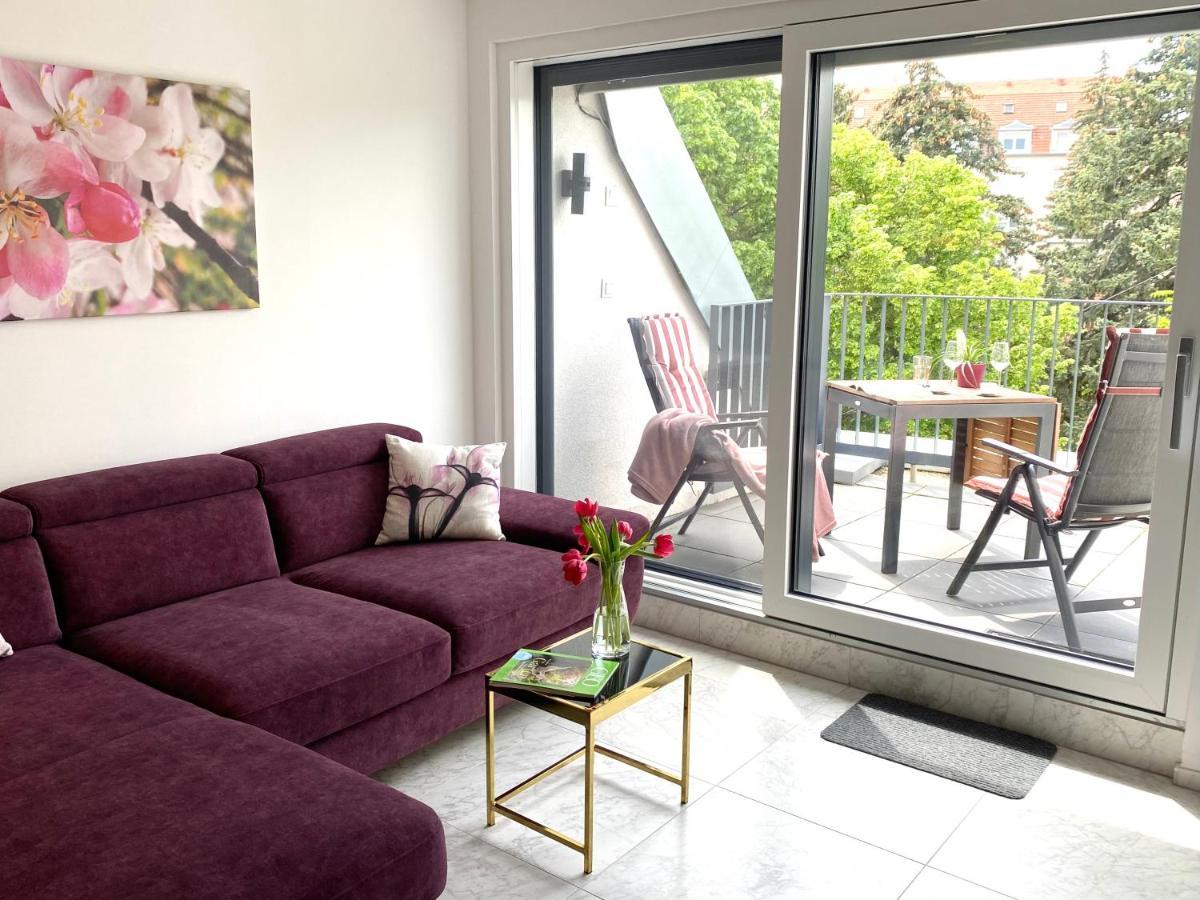 Lilie Appartement In Heviz Mit Tiefgarage, New And Modern Exterior foto
